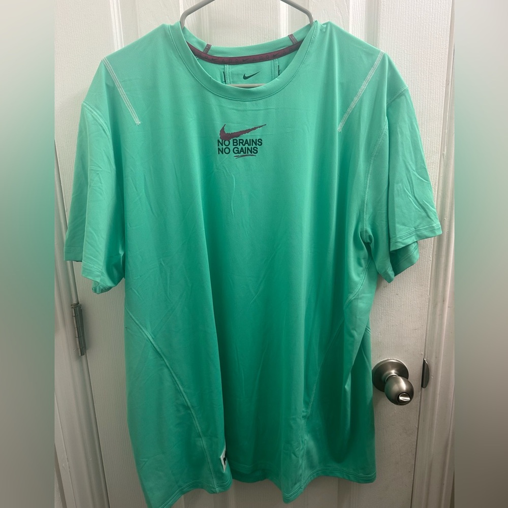 Women's Running Crew Nike tee